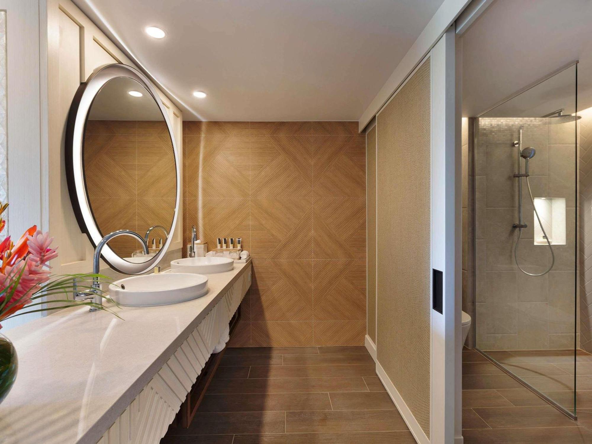 Luxury King Room with Beach Club Access